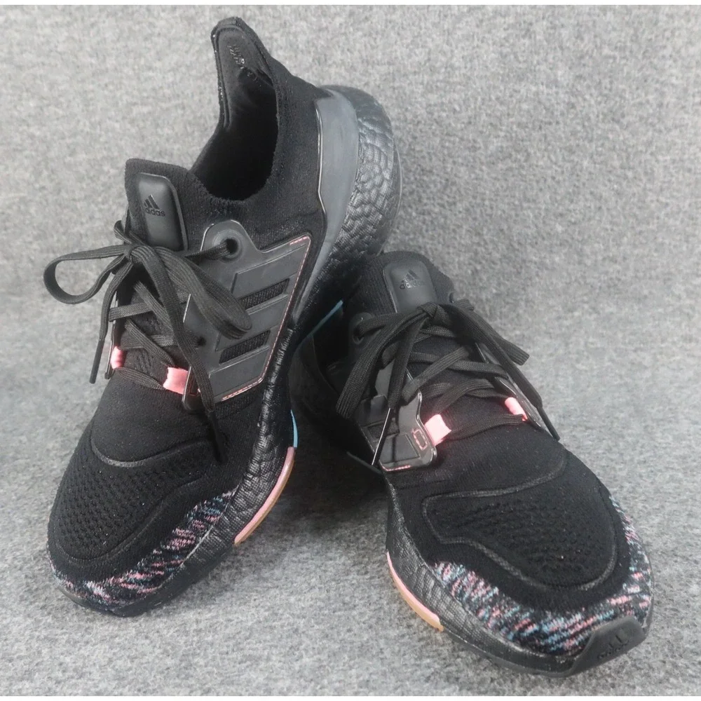 Adidas Ultraboost 22 Parley GX5927 Women's Size 9 Black Beam Pink Running Shoes